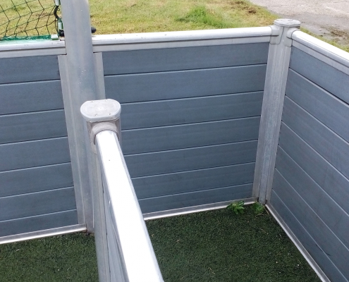 Isokor - čistenie futbalového ihriska pri SOŠ v Čadci