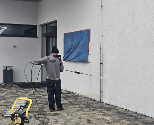 A megfelelő kémia a homlokzat tisztításához - Isokor és MM Aréna