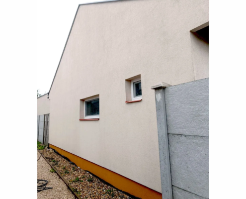 Isokor Facade Professional - Univerzális tisztítószer homlokzatokhoz, burkolatokhoz és tetőkhöz.